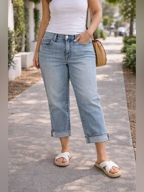 Levi’s 515 Capri Jeans Late 2000’s Floral Embroidered Stretch